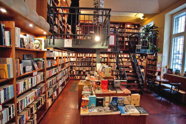 Globe Bookstore & Café